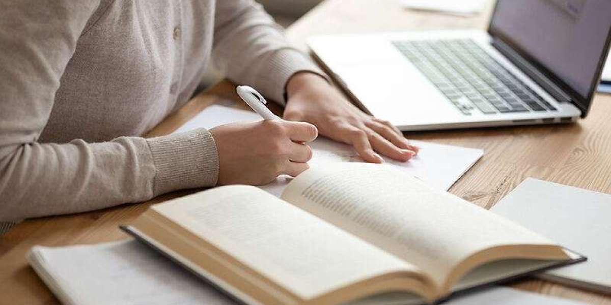 A Complete Guide to Choosing the Best Business Plan Writing Services