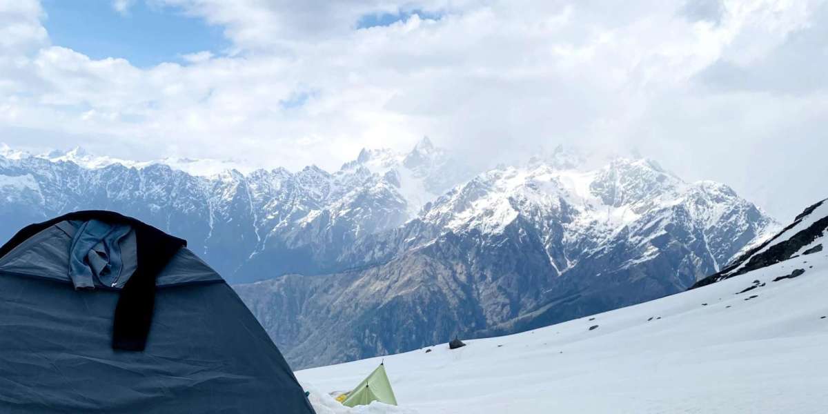 When to Visit Sar Pass Based on Seasons